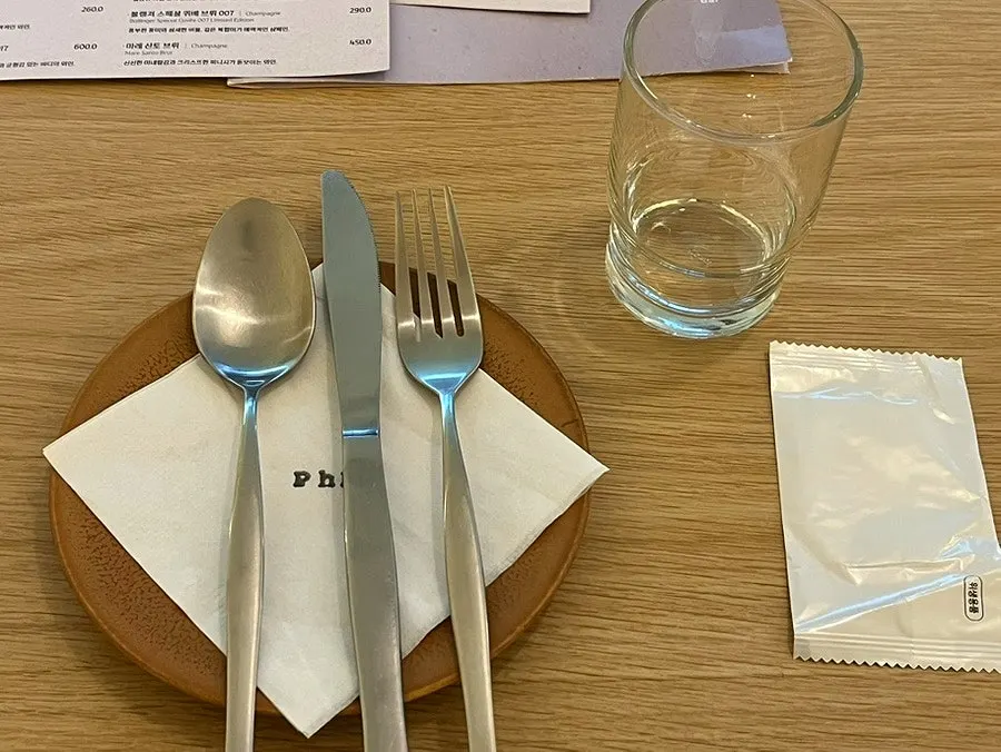 70평 규모 퓨 을지로 홀과 조명