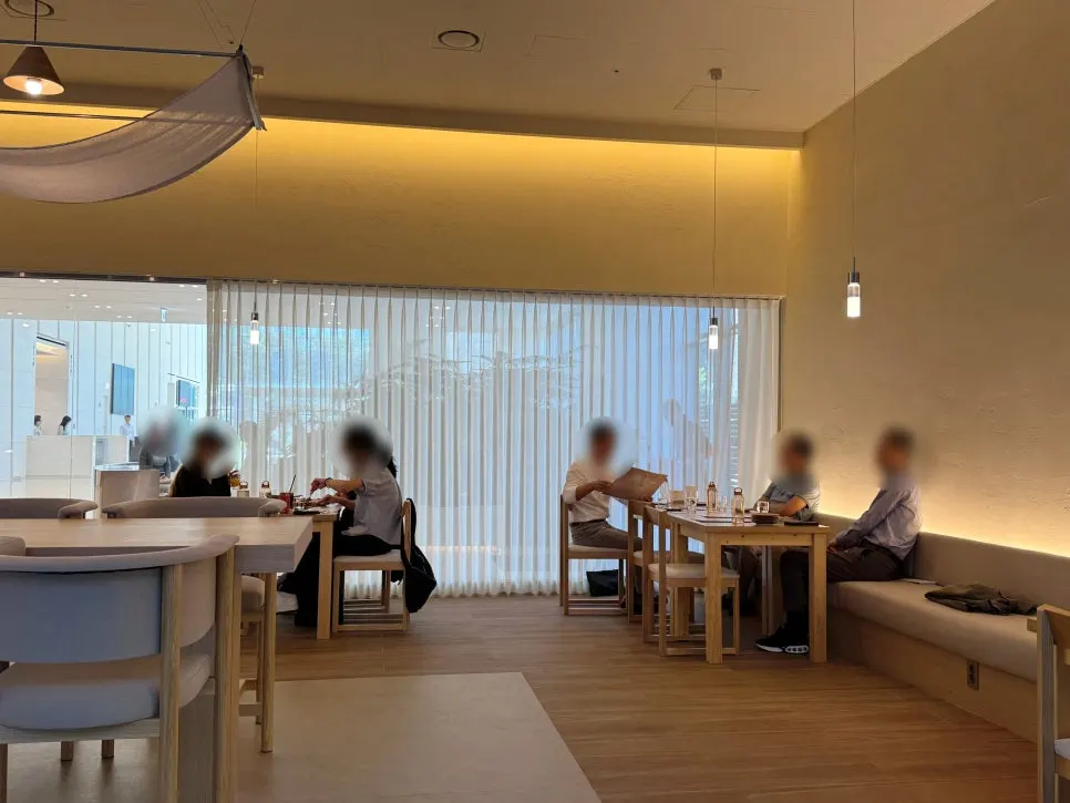Modern seating arrangement at Pyu Euljiro