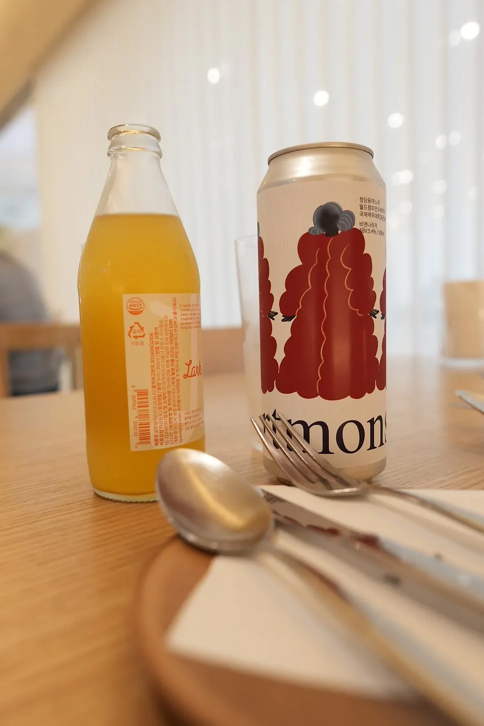Cheongdamdong Myeoneuri beer and Gyullulala on the table
