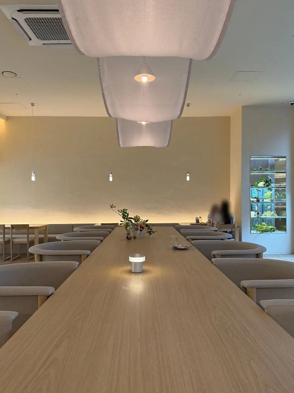 Long tables in the Pyu Euljiro hall