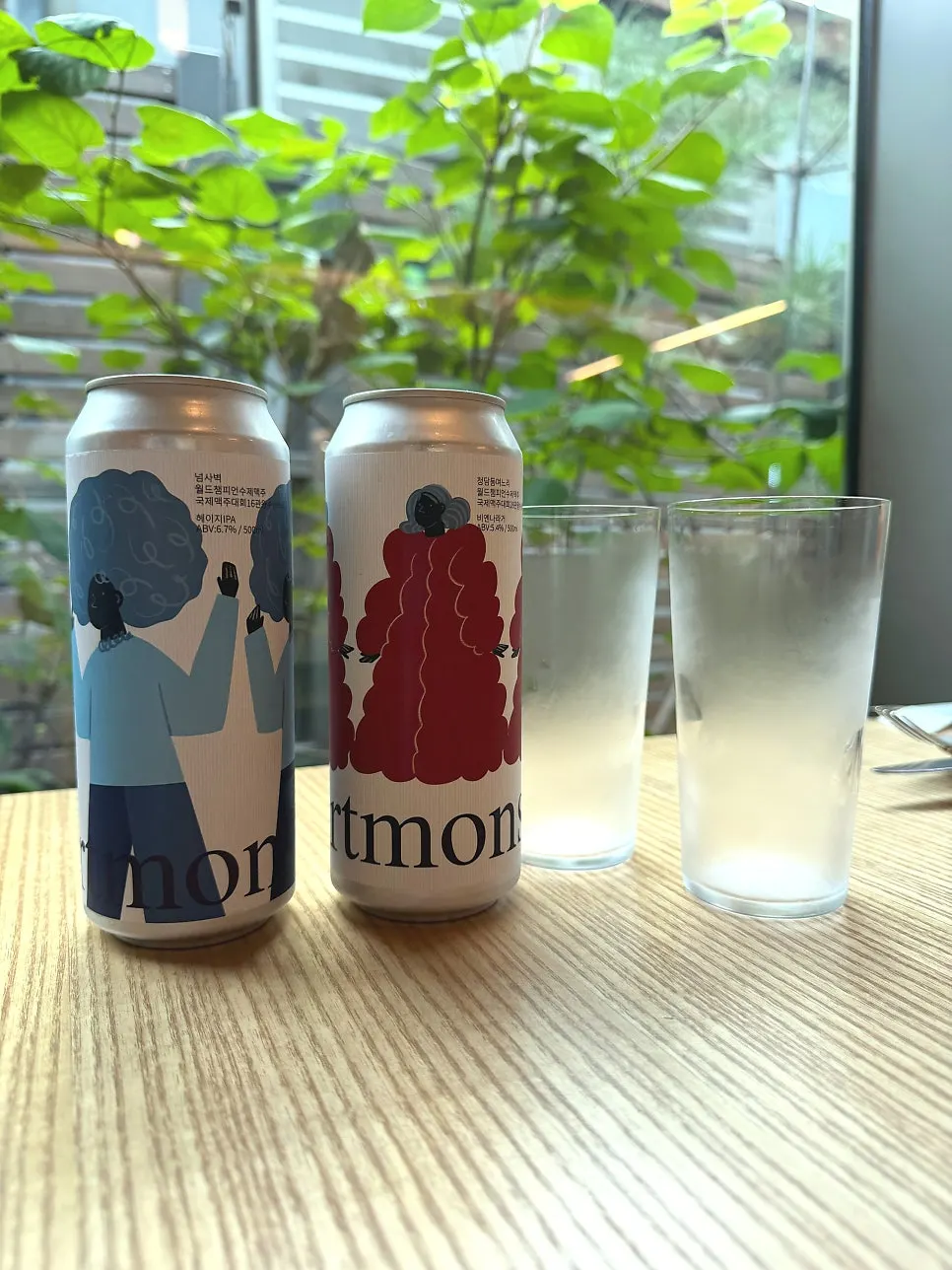 Glass of Cheongdam-dong Daughter-in-law craft beer