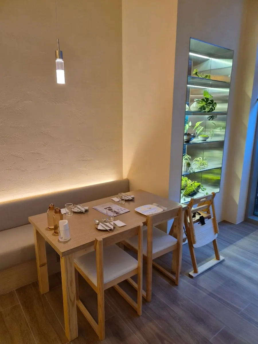 The interior atmosphere of Pyu Euljiro restaurant