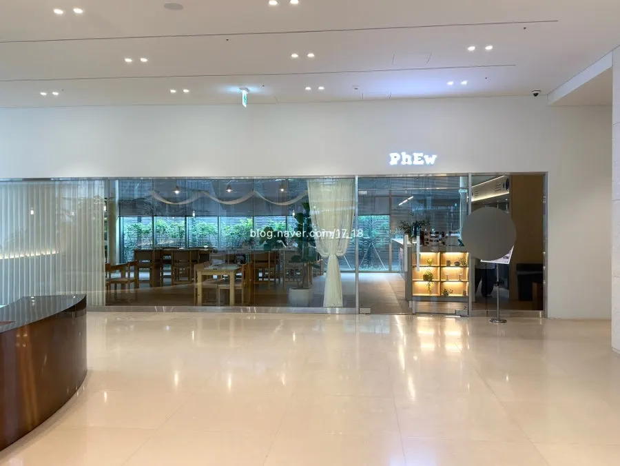 View toward Pyu Euljiro from the ground-floor corridor
