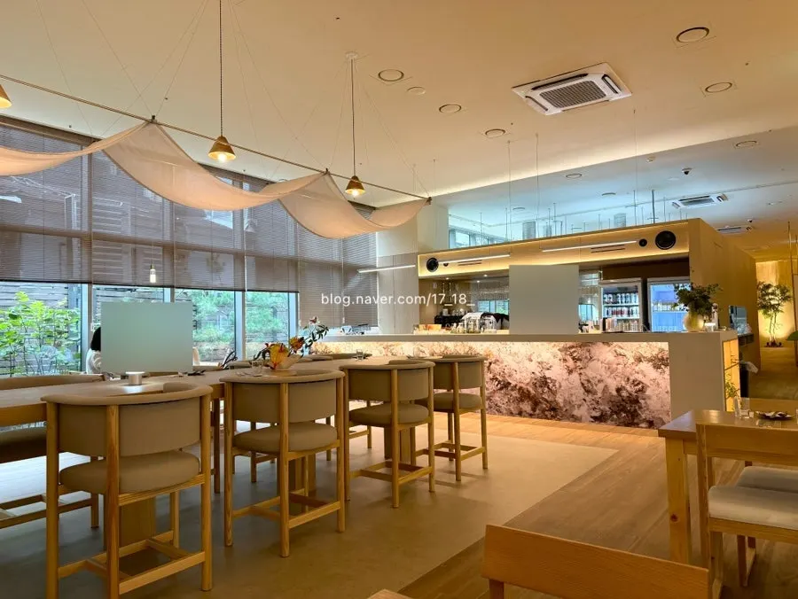 Pyu Euljiro's entrance visible from the back of the ground floor