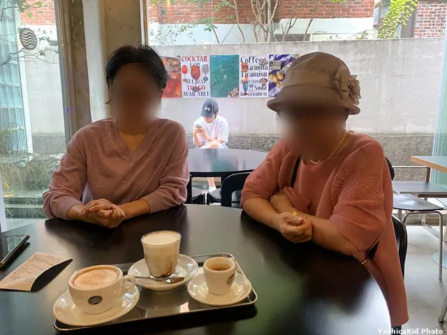 Visual of three coffee cups arranged on the table