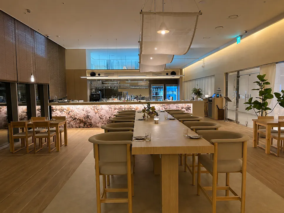 Overview of the calm-toned Pyu Euljiro hall
