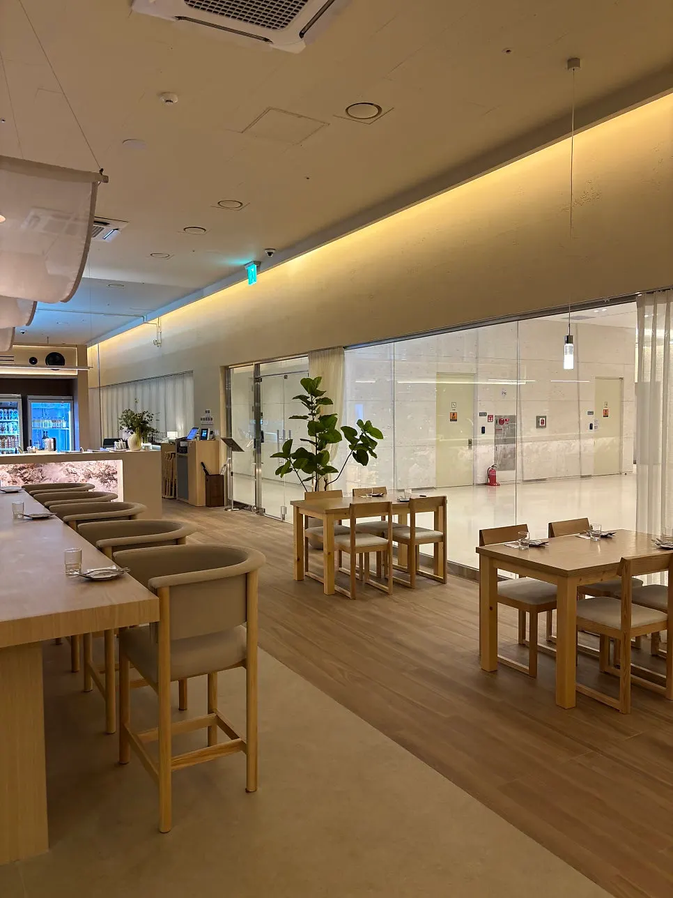Open seating layout at Pyu Euljiro