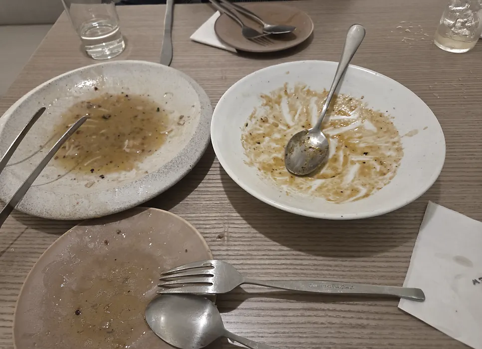 비워진 파스타와 리조또 접시