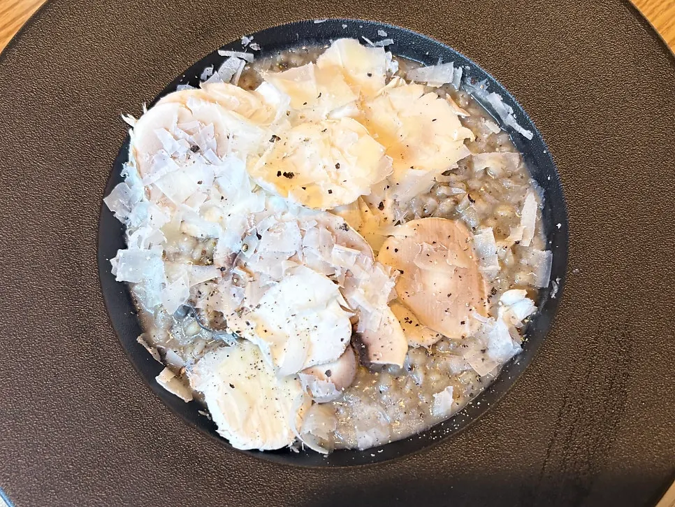 Truffle mushroom risotto at Pyu Euljiro