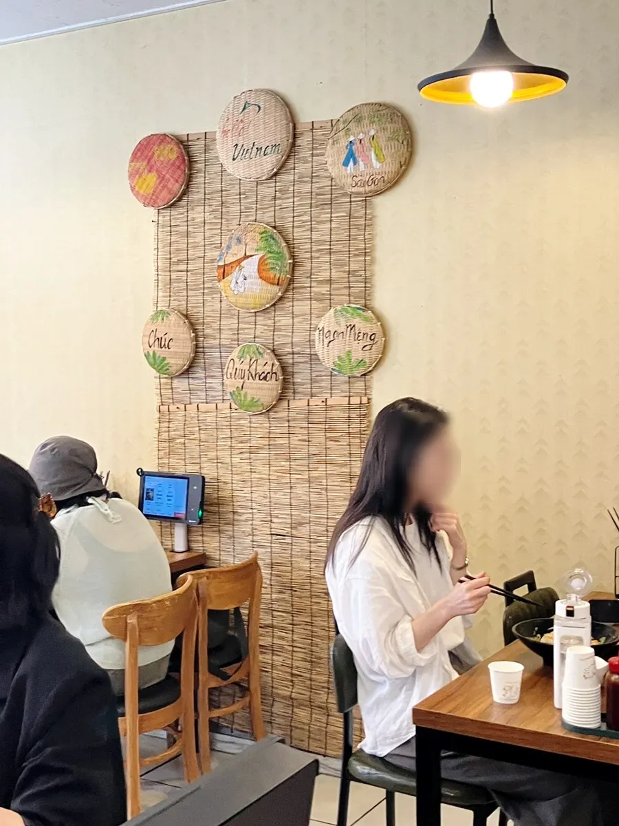 포담 실내 인테리어 모습