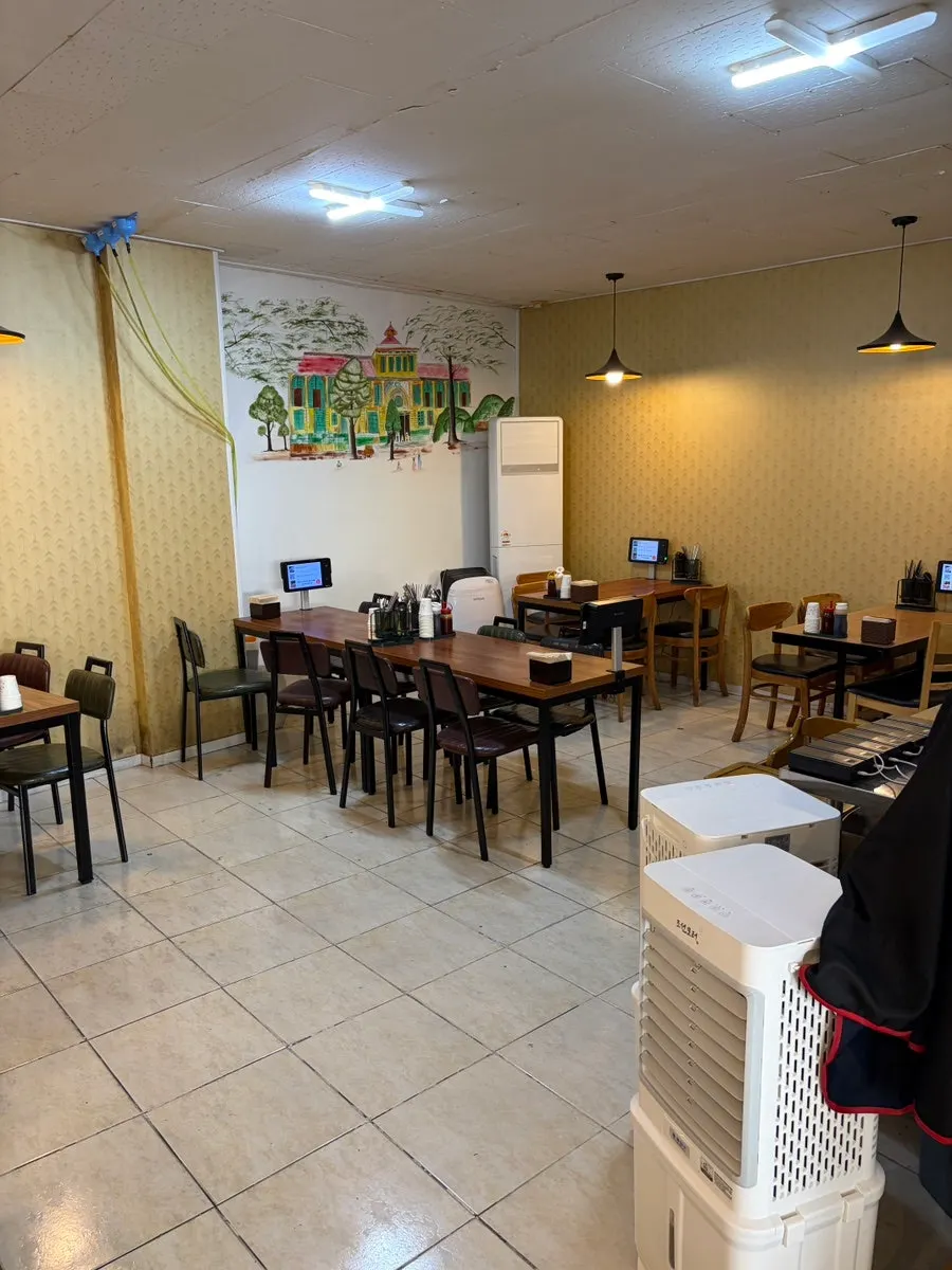Spacious interior seating at Phodam Jeonju City Hall Branch