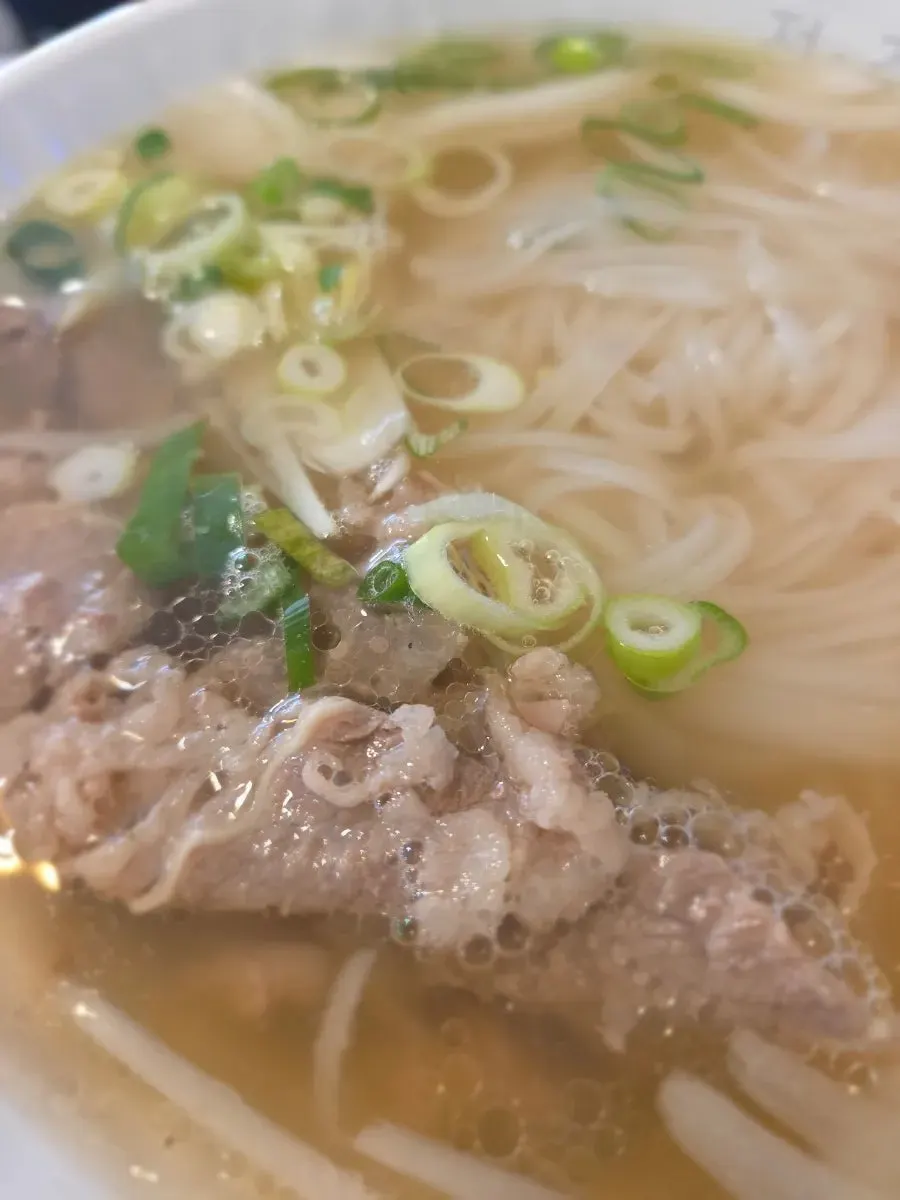 양지 소고기 쌀국수 한 그릇