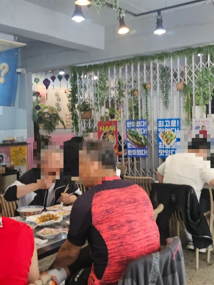 베트남 현지 분위기의 포위치 내부 인테리어
