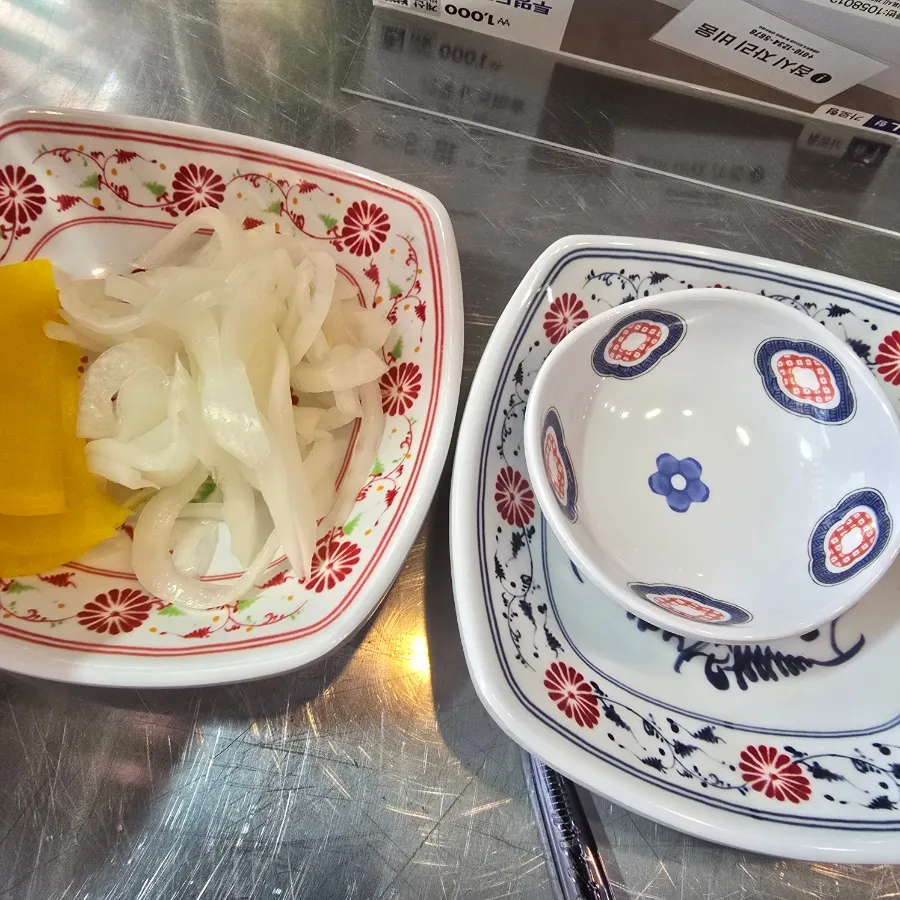 단무지와 양파절임, 앞접시 기본세팅