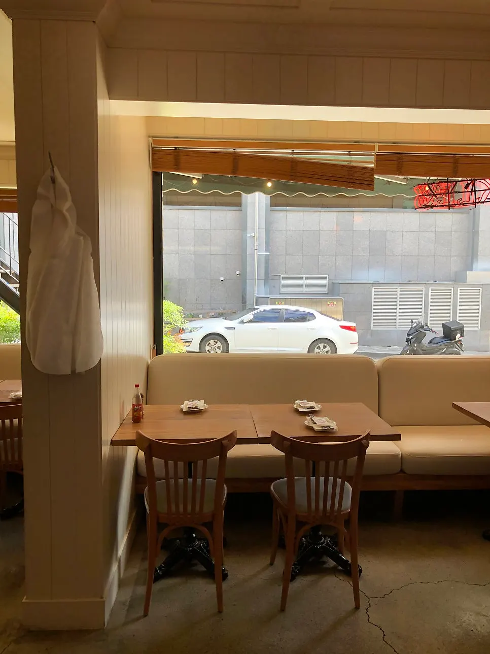 Seating made up of tables for 2 and 4