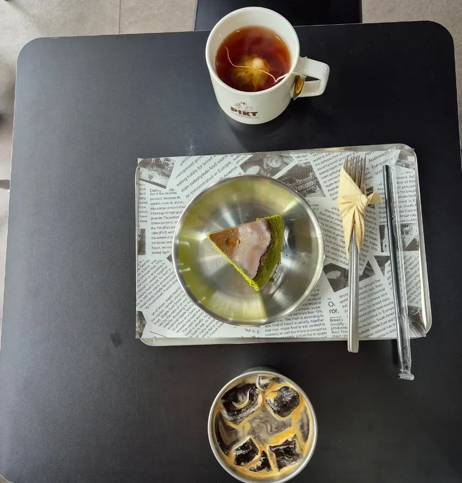 Americano, Marco Polo tea, and dessert combination