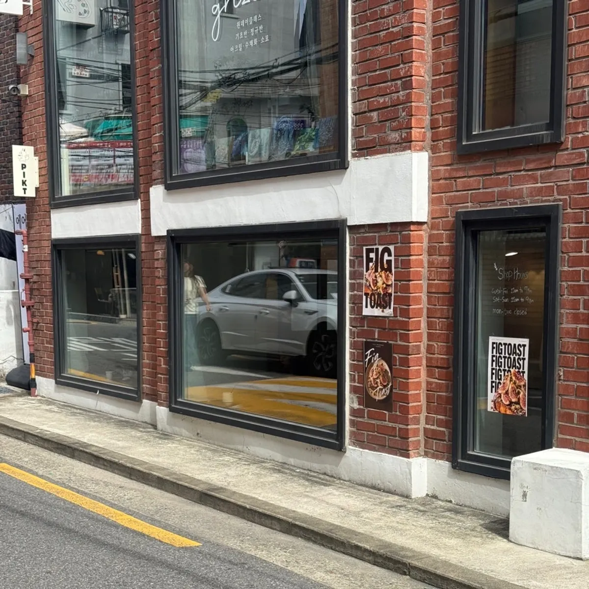 1st floor exterior of PICT Roastery Mangwon Branch inside Mangwon Market