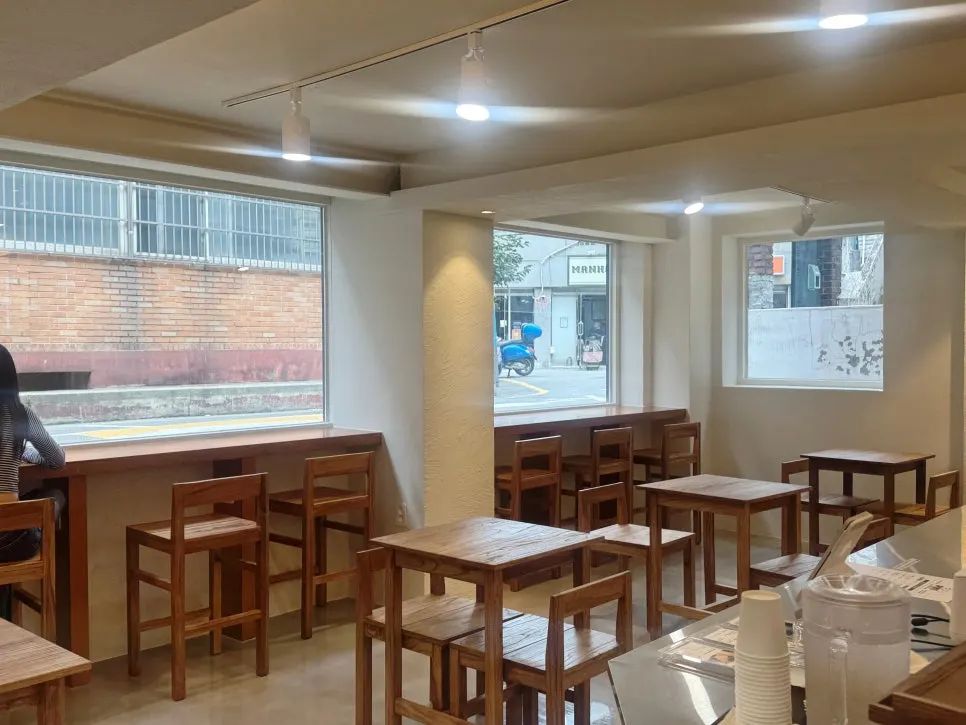 Interior view of the basement-level PICT Roastery Mangwon Branch