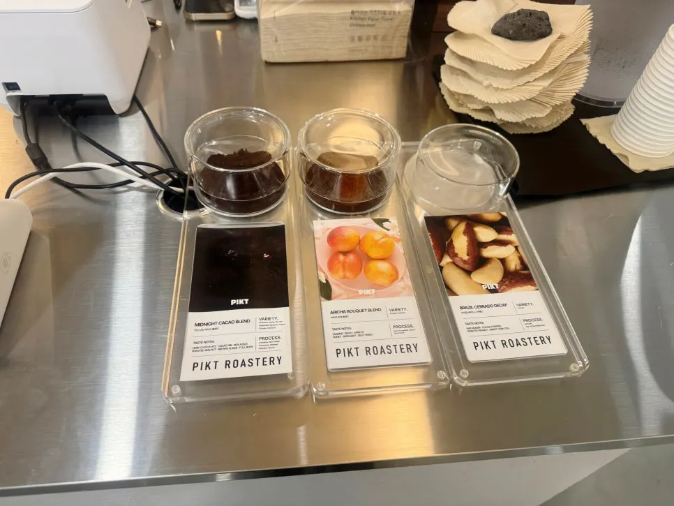 Ordering counter with coffee, non-coffee, and tea options