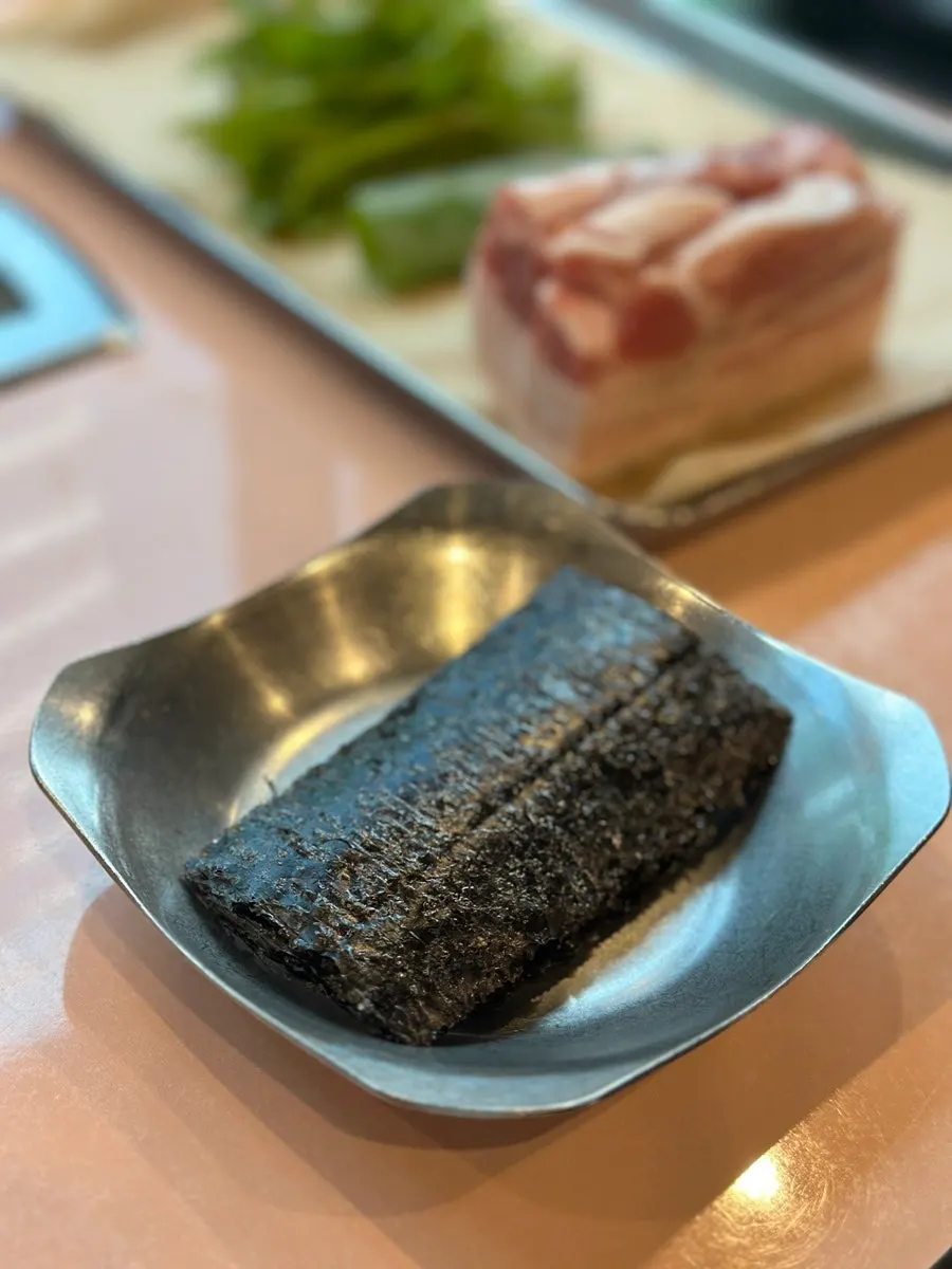 Mixed herring roe bibimbap served with seaweed