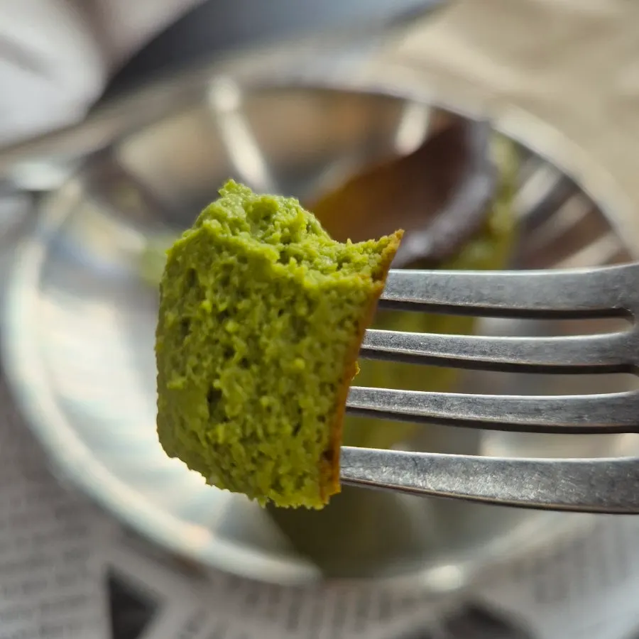 Cross-section of the Kyoto matcha basque cheesecake
