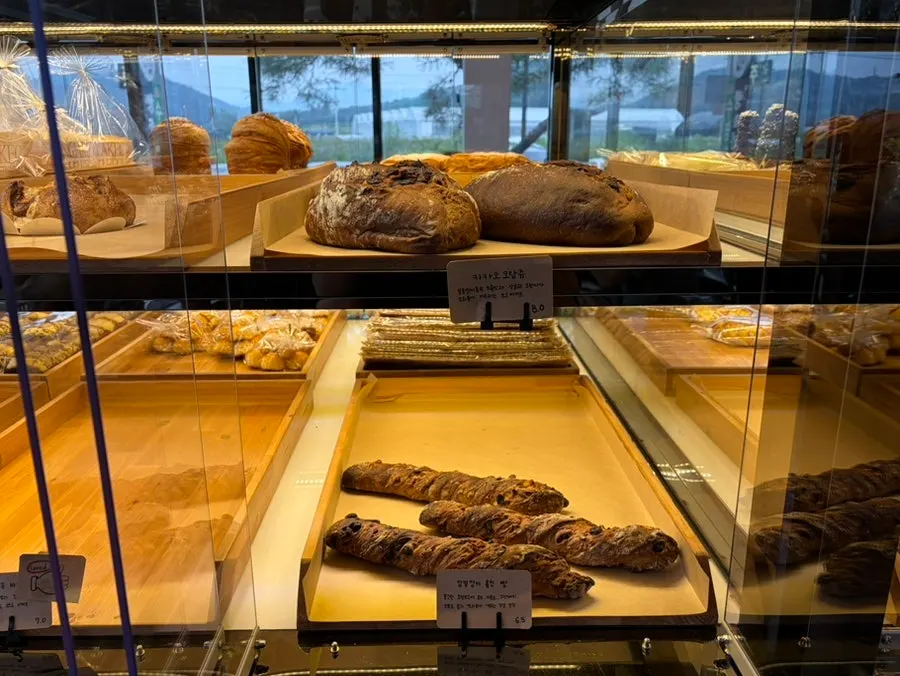 Bread lined up at Pine Terrace