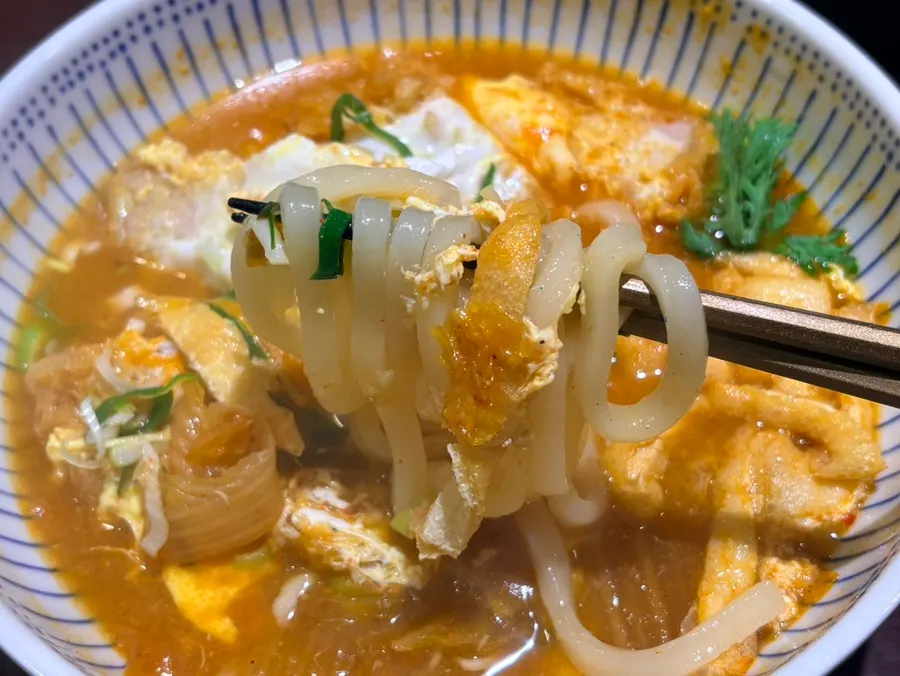 칼칼한 국물의 김치 돈카츠나베