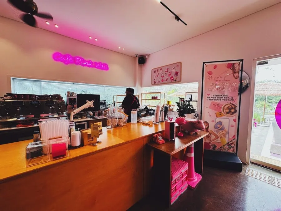 Pink-toned interior décor