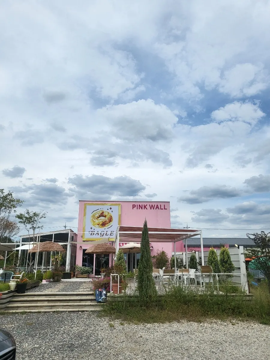 Pink Wall Cafe building on Yongyu-seo-ro
