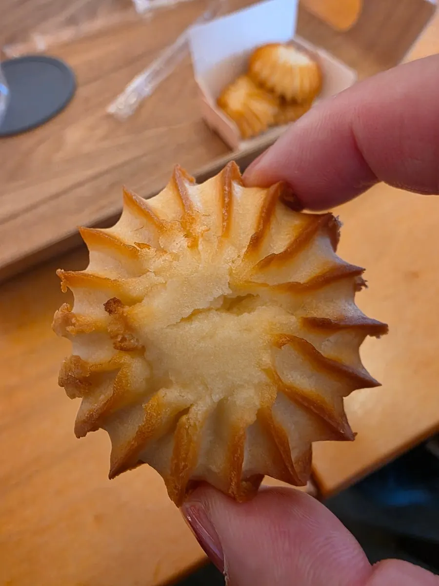 Chestnut-shaped snack from the review event