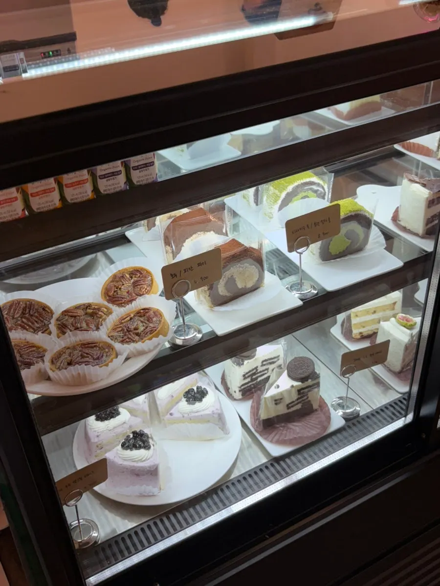 Various breads in the bakery showcase