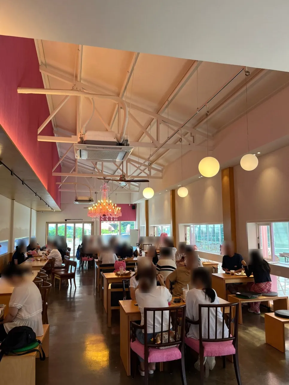 Spacious order counter and checkout area