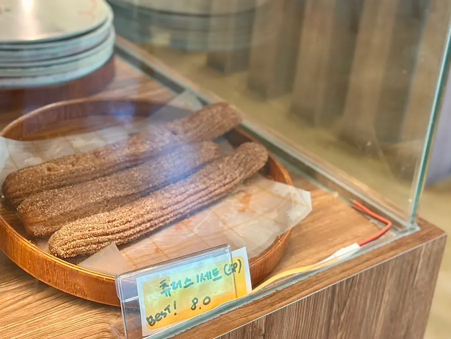 피노카페 디저트 쇼케이스
