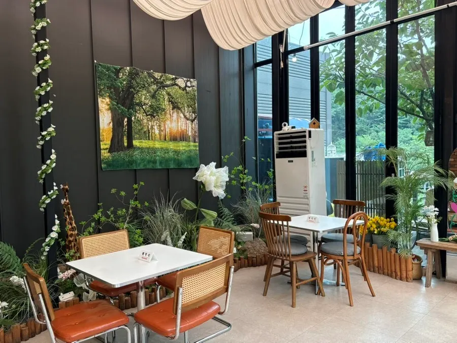 Spacious hall in Pino Cafe's main building