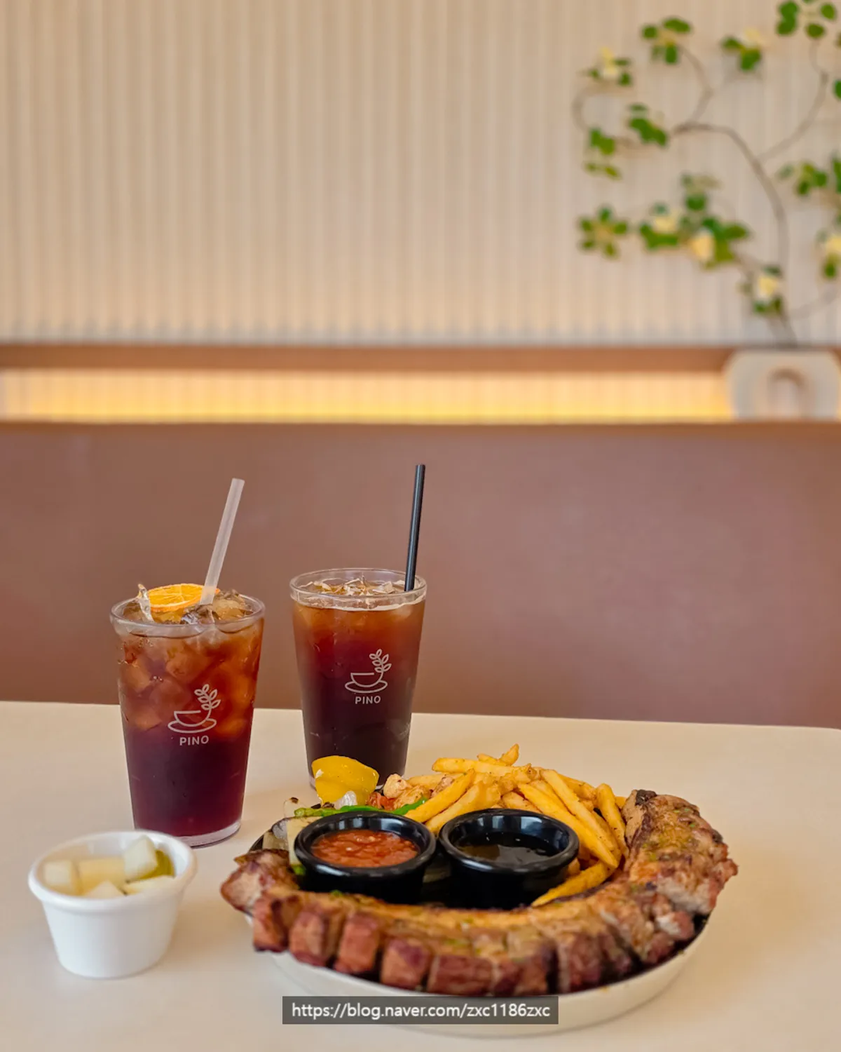 First photo from the visit to Pino Cafe in Pungse, Cheonan