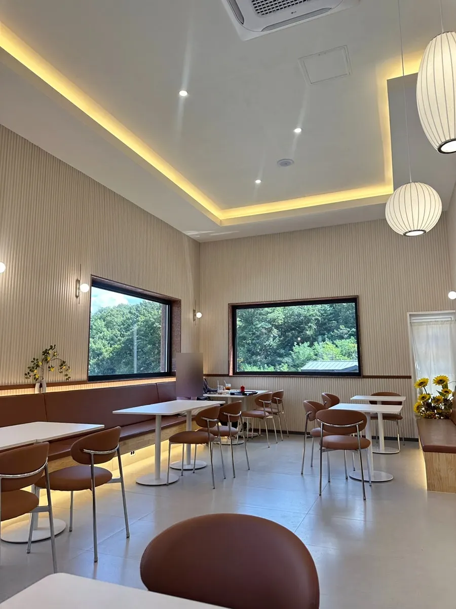 Natural scenery around Pino Cafe in Pungse