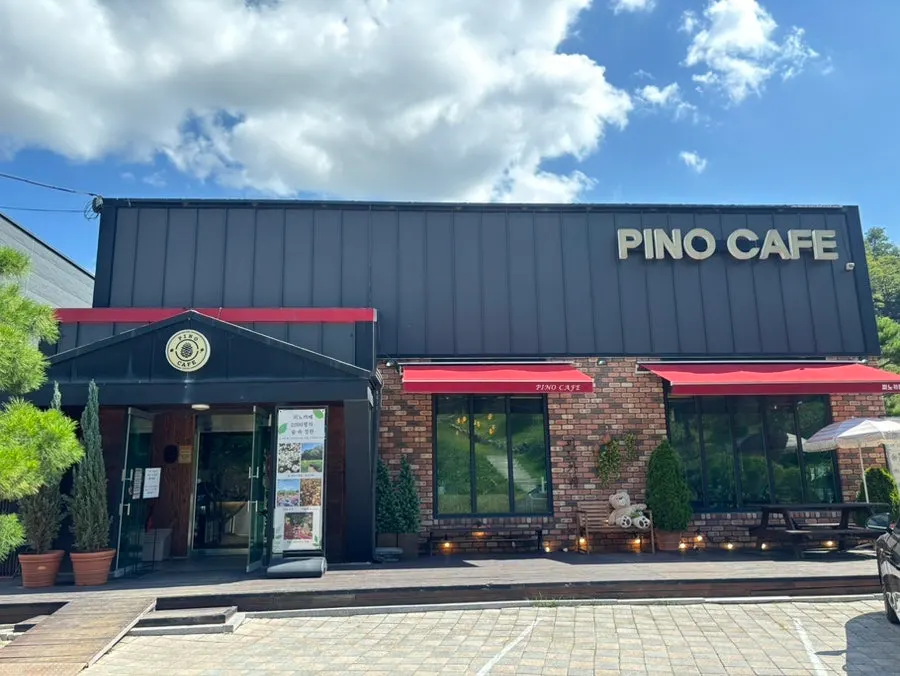 Exterior view of Pino Cafe Cheonan