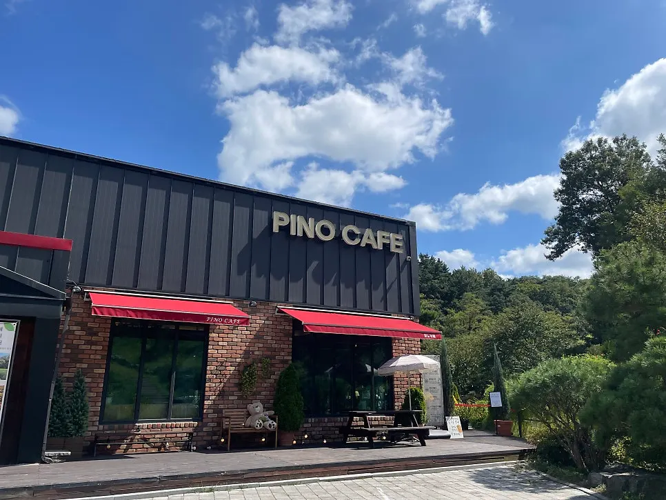 Pino Cafe's Chuseok holiday hours notice