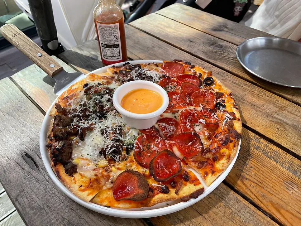 Pino Cafe's bulgogi and pepperoni pizza