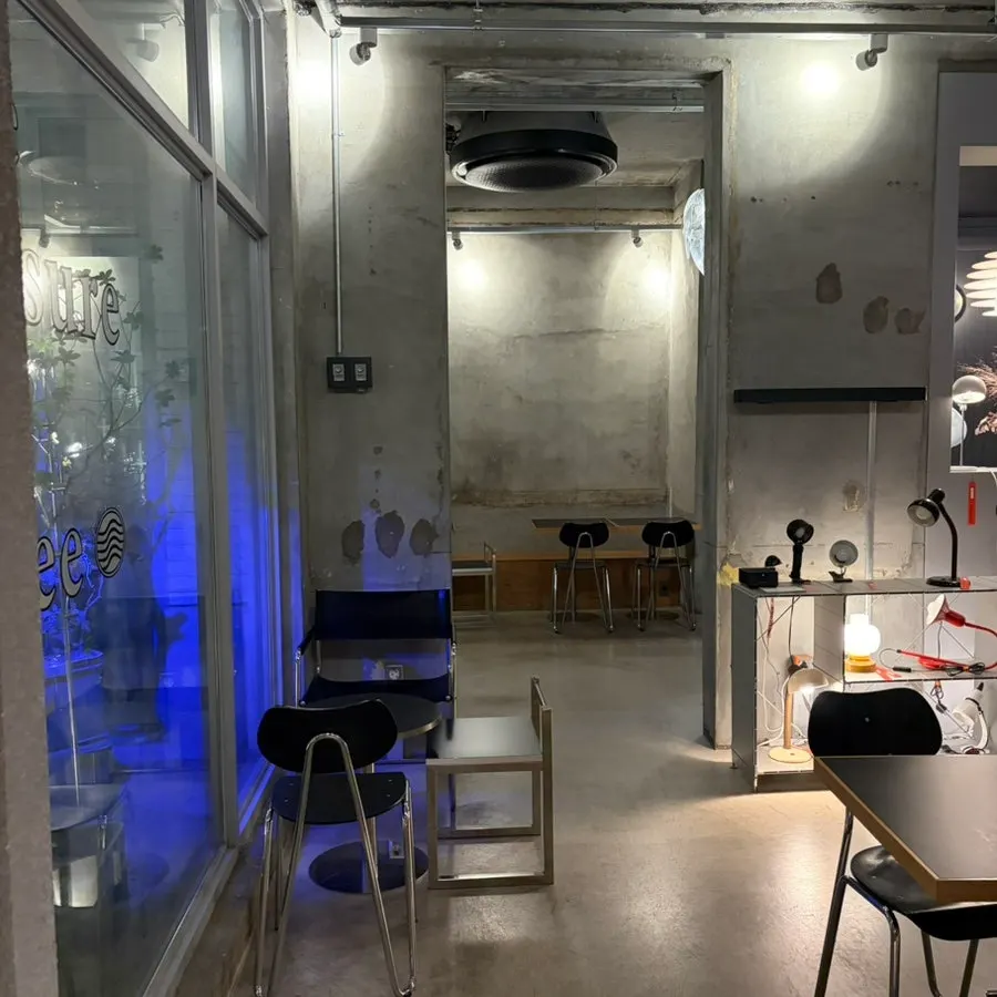 Outdoor tables at Pip Espresso Bar