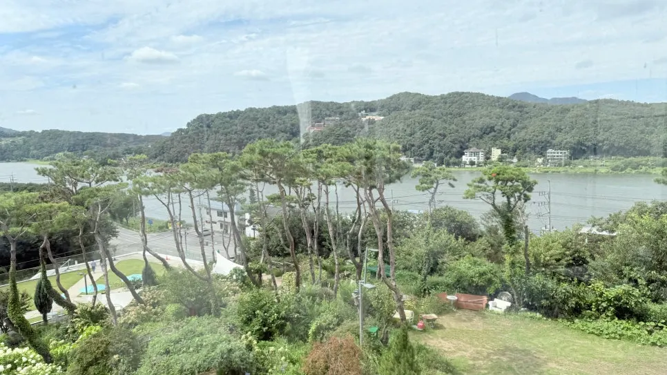 View of the Namhan River from the 3rd floor seats