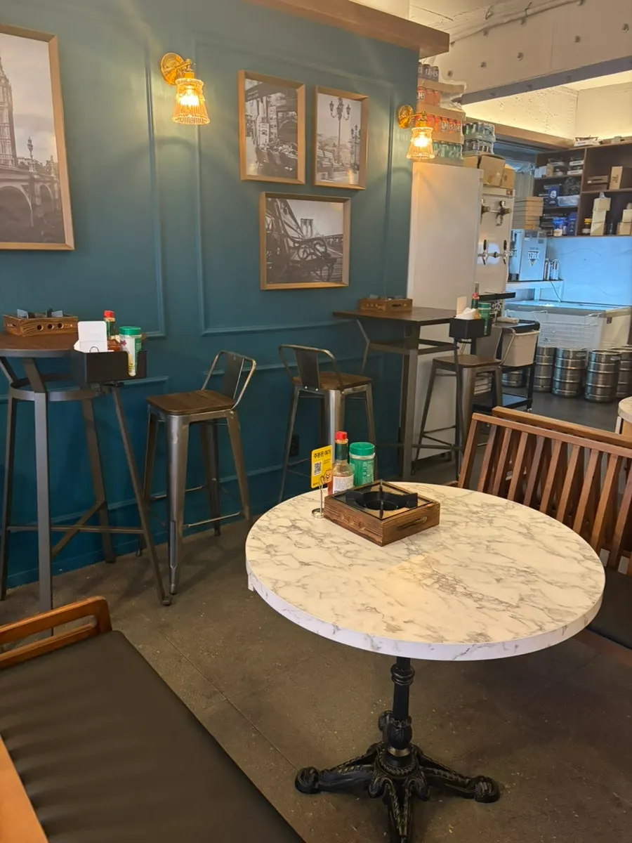 Interior decorated with brick and wood tones