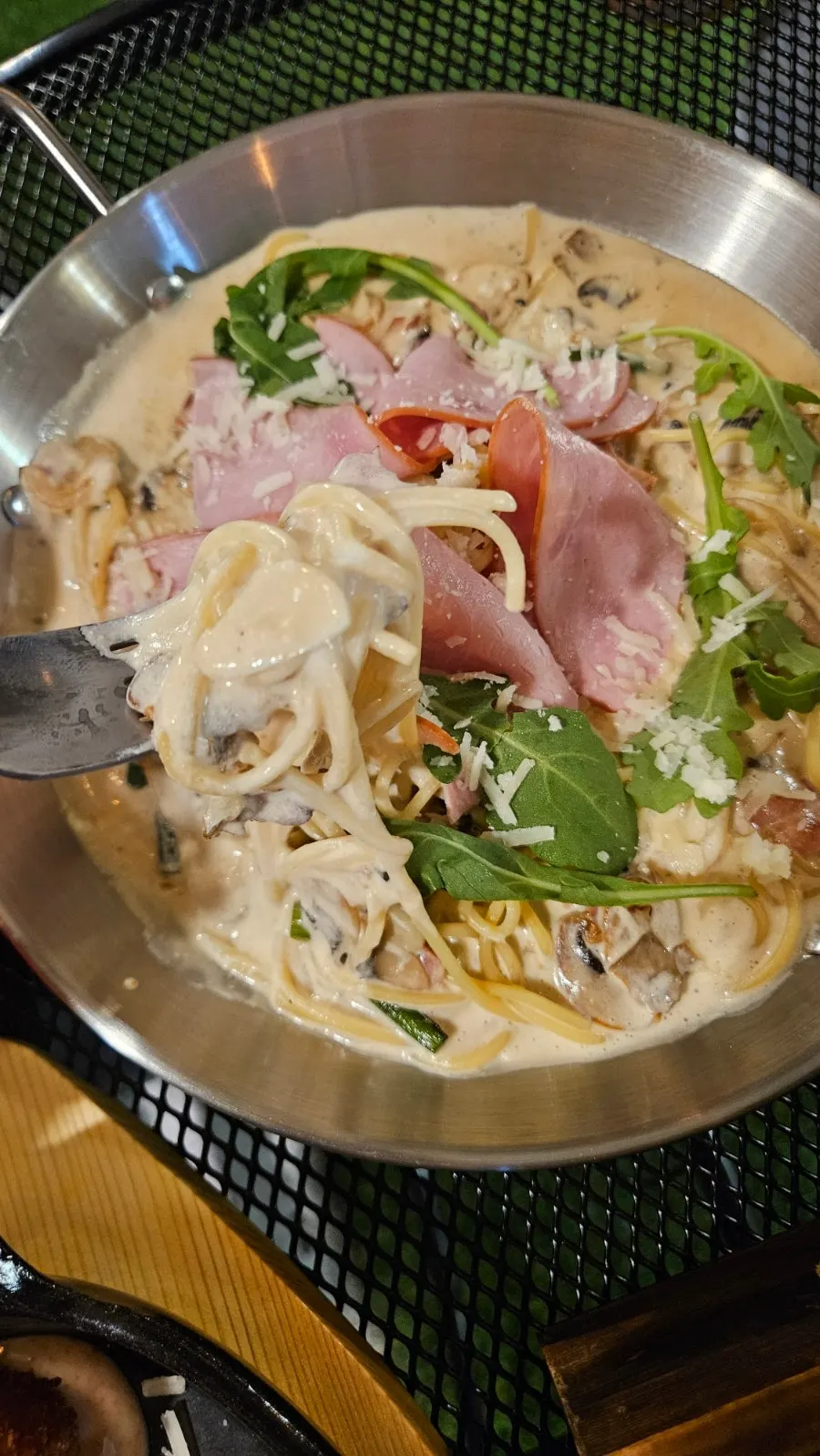 Jambon mushroom pasta loaded with cream