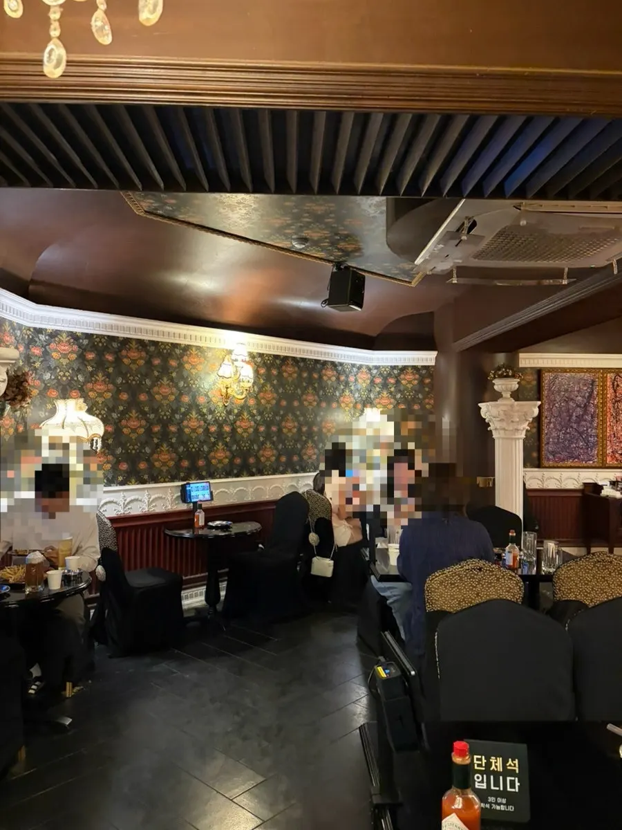 Interior with chandelier decoration