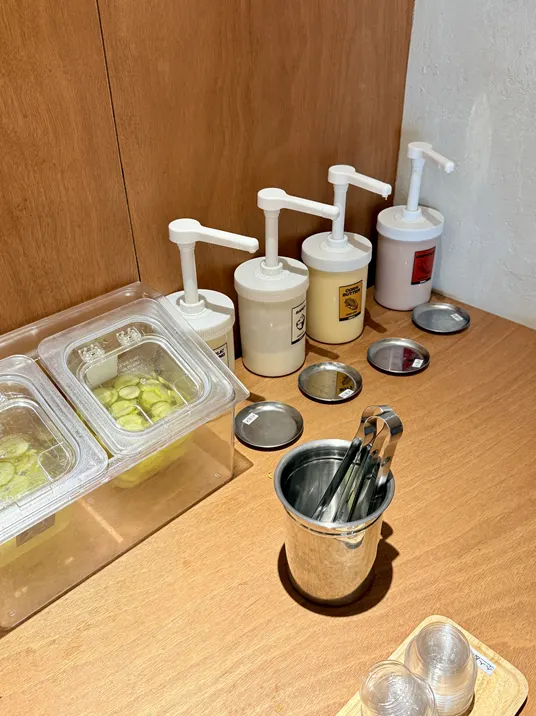 Four sauces: garlic dip, ranch, corn butter, chipotle
