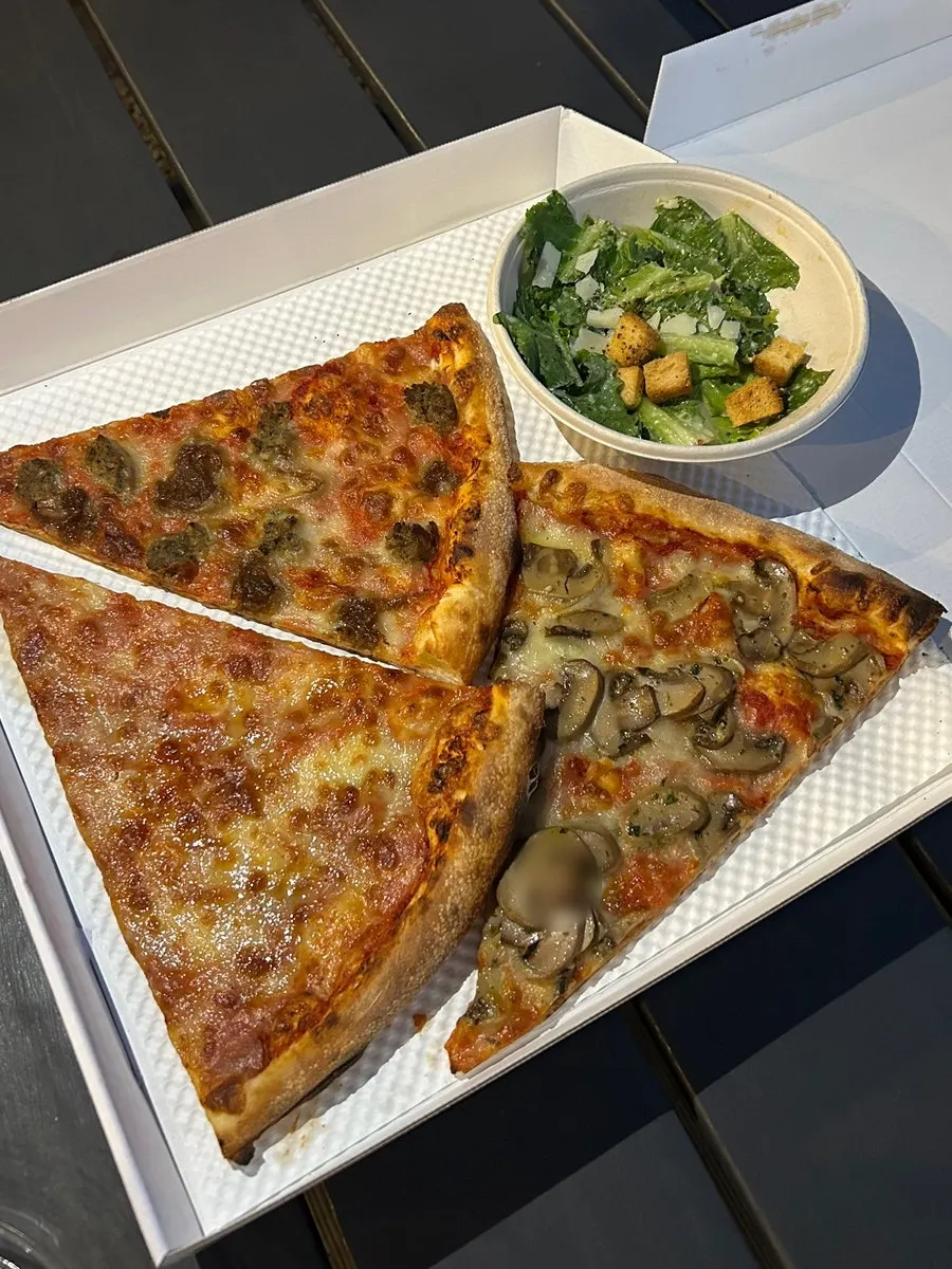 Reheating instructions printed on the pizza box