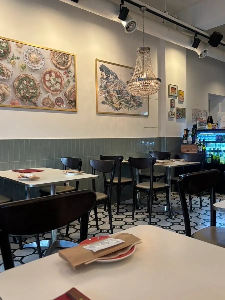 Clean, tidy interior view of the restaurant