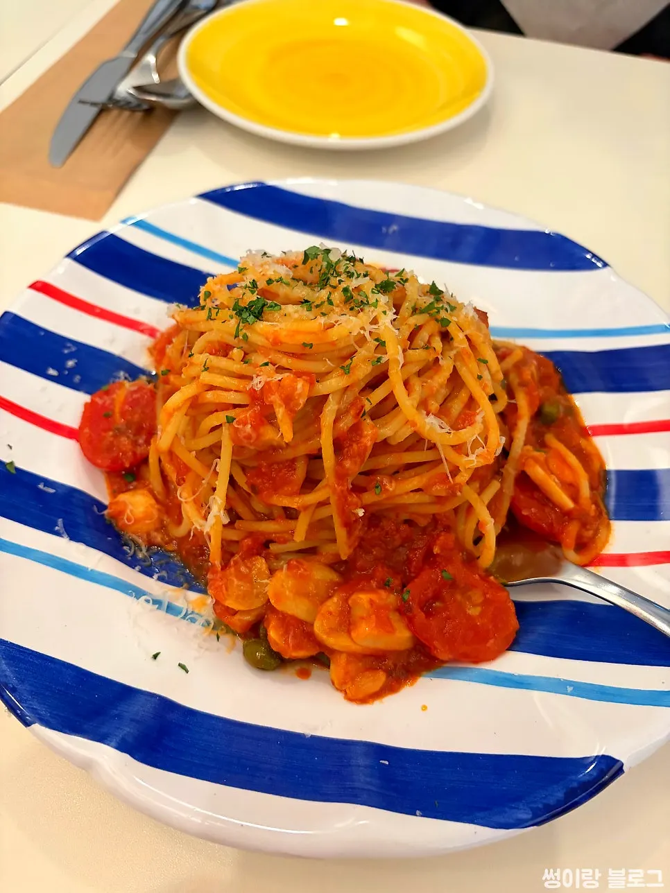 Puttanesca pasta at Pizzeria O Hapjeong Station