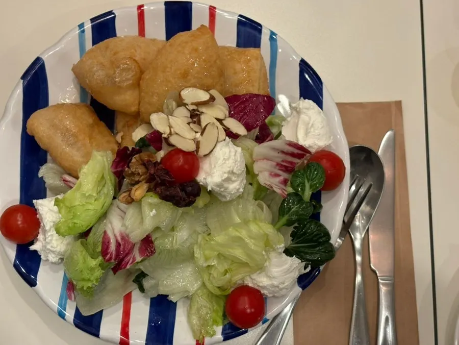 Ricotta salad served with honey-drizzled pizza dough