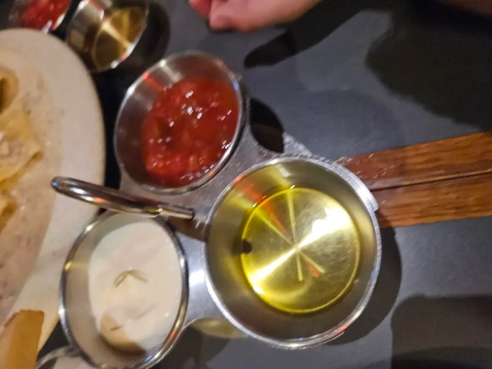 랜치·살사·올리브오일 기본 소스 3종